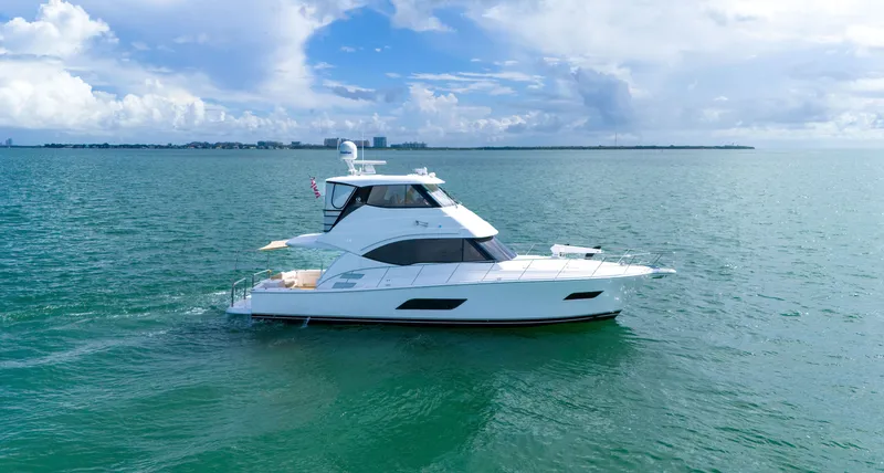 The Image of Riviera 52 Enclosed Flybridge 2016 - 0