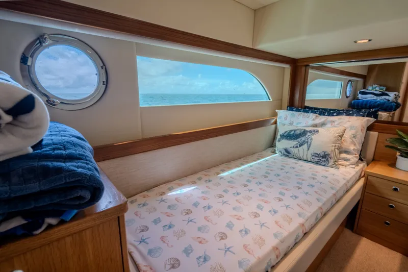 Slide: The Image of Riviera 52 Enclosed Flybridge 2016 - 28