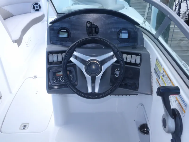 Slide: The Image of Hurricane SunDeck 2200 OB 2017 - 12