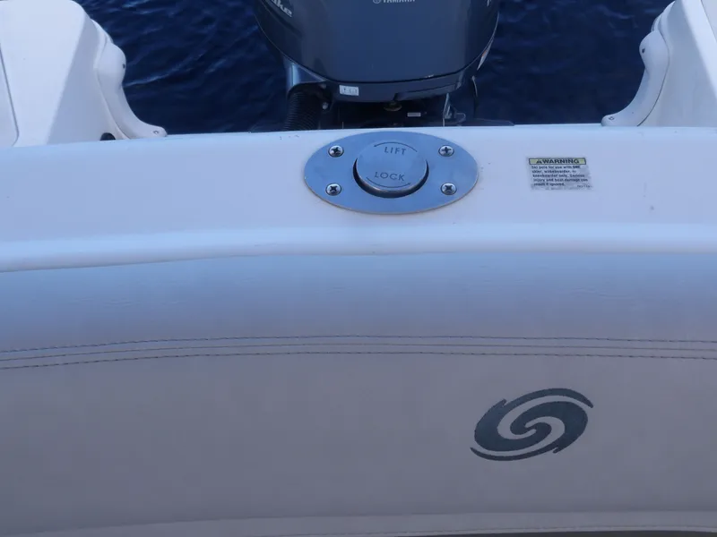 Slide: The Image of Hurricane SunDeck 2200 OB 2017 - 19