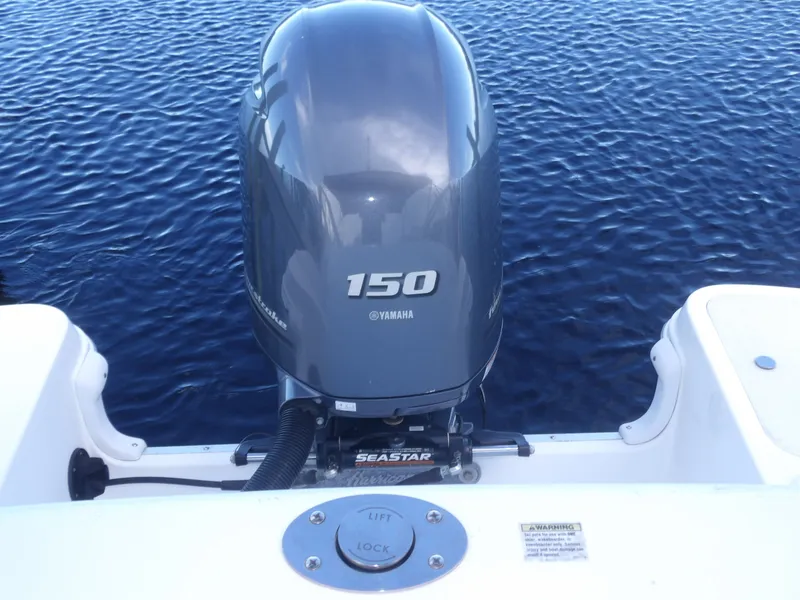 Slide: The Image of Hurricane SunDeck 2200 OB 2017 - 20