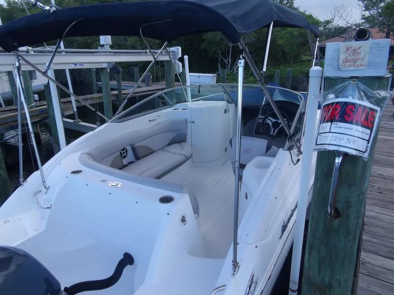 Slide: The Image of Hurricane SunDeck 2200 OB 2017 - 4