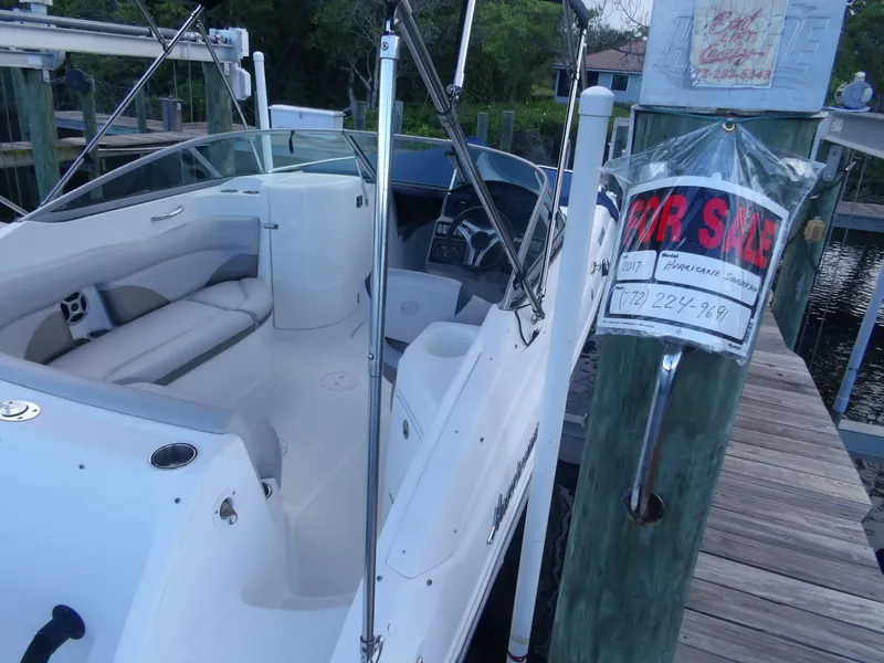 Slide: The Image of Hurricane SunDeck 2200 OB 2017 - 6