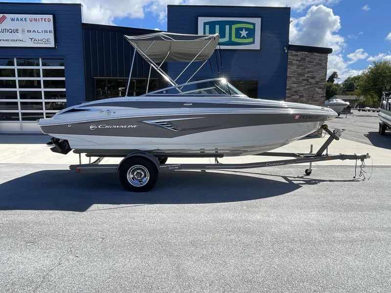 Slide: The Image of Crownline Boats 210 SS 2021 - 10