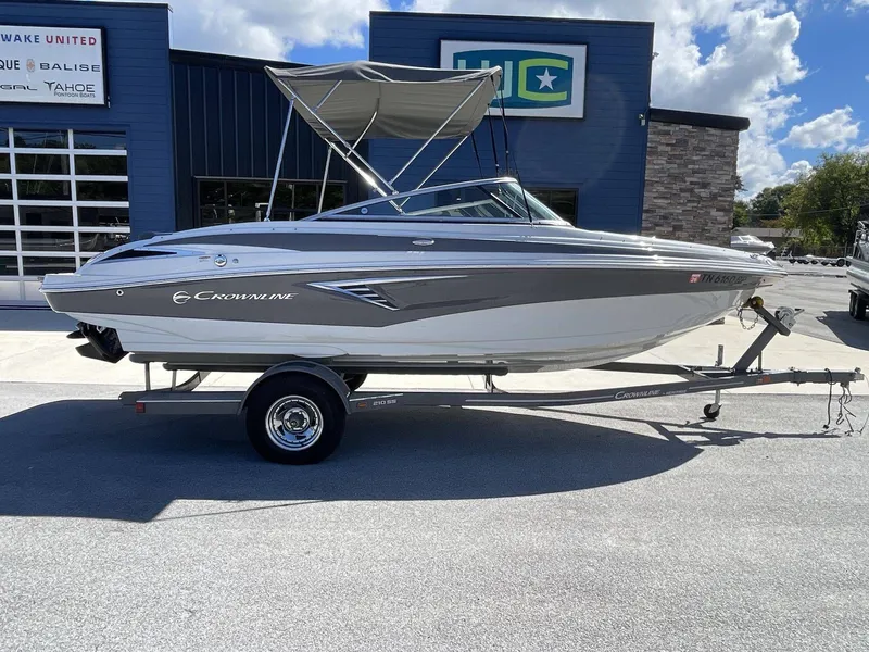 Slide: The Image of Crownline Boats 210 SS 2021 - 15