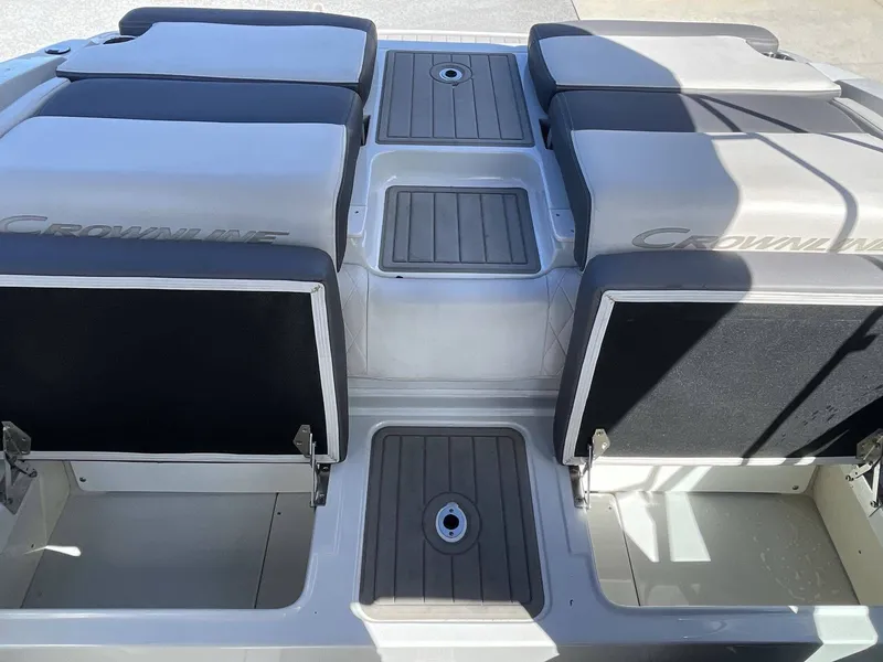Slide: The Image of Crownline Boats 210 SS 2021 - 16