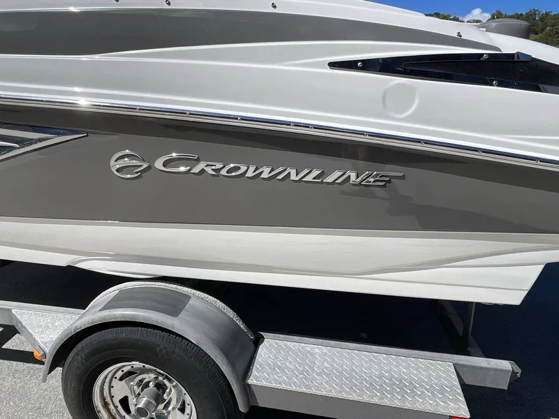 Slide: The Image of Crownline Boats 210 SS 2021 - 26