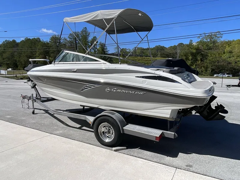 Slide: The Image of Crownline Boats 210 SS 2021 - 4