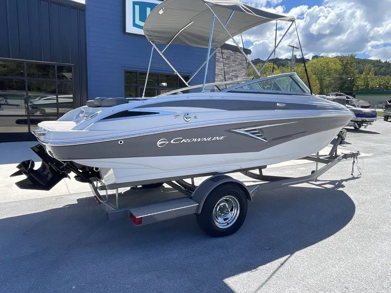 Slide: The Image of Crownline Boats 210 SS 2021 - 8