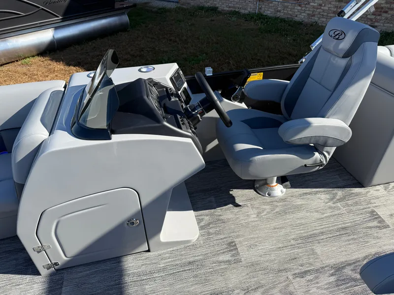 Slide: The Image of Bentley Pontoons Legacy 220 Navigator Quad Lounge & Honda 4-Stroke EFI 2026 - 13