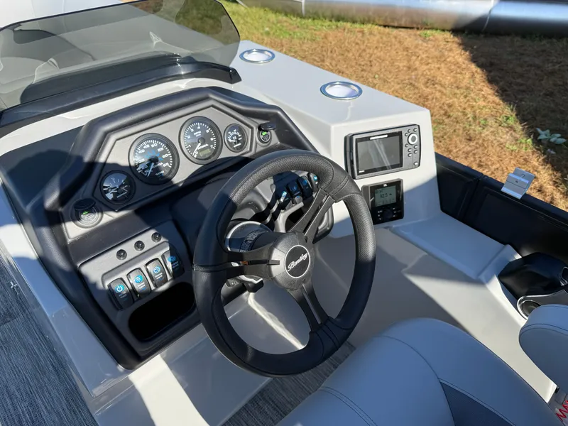 Slide: The Image of Bentley Pontoons Legacy 220 Navigator Quad Lounge & Honda 4-Stroke EFI 2026 - 15
