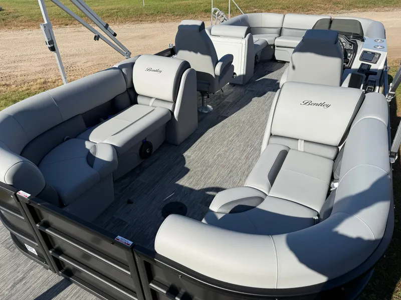 Slide: The Image of Bentley Pontoons Legacy 220 Navigator Quad Lounge & Honda 4-Stroke EFI 2026 - 21