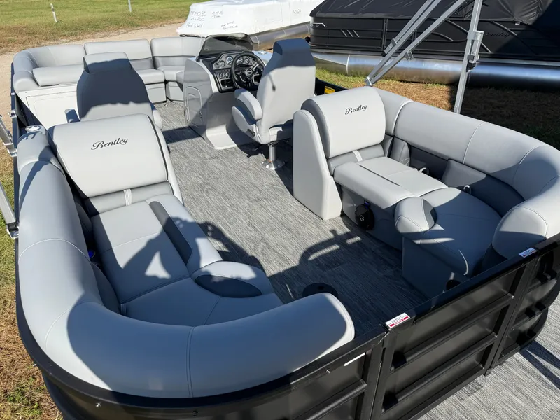 Slide: The Image of Bentley Pontoons Legacy 220 Navigator Quad Lounge & Honda 4-Stroke EFI 2026 - 22