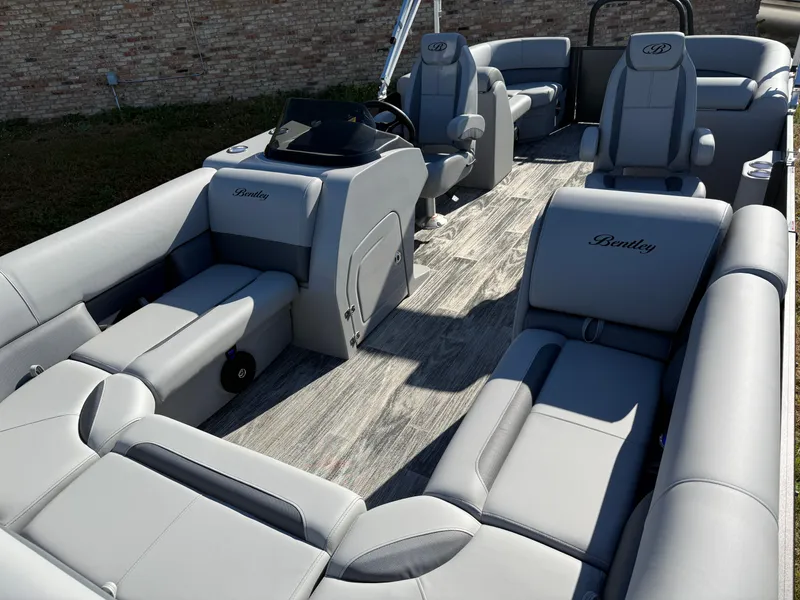 Slide: The Image of Bentley Pontoons Legacy 220 Navigator Quad Lounge & Honda 4-Stroke EFI 2026 - 30