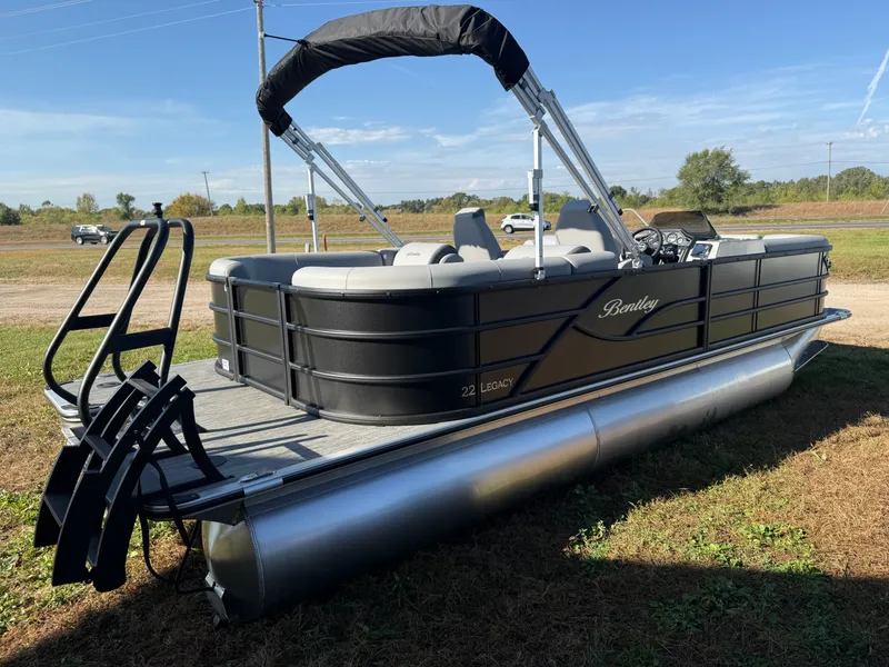 Slide: The Image of Bentley Pontoons Legacy 220 Navigator Quad Lounge & Honda 4-Stroke EFI 2026 - 43