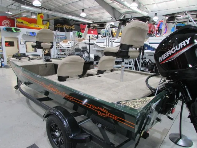 Slide: The Image of Tracker Bass Tracker Classic Limited 2026 - 3