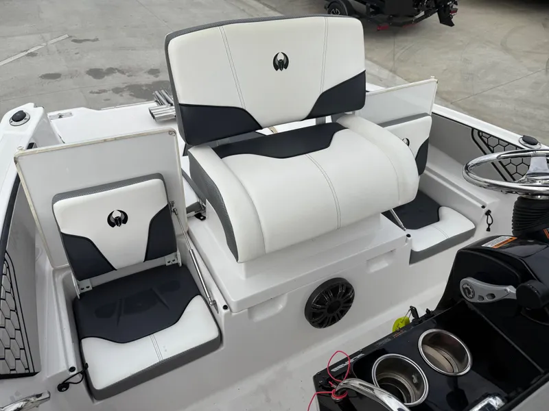 Slide: The Image of Scarab 195 Open ID w/ 250HP Rotax 2019 - 16