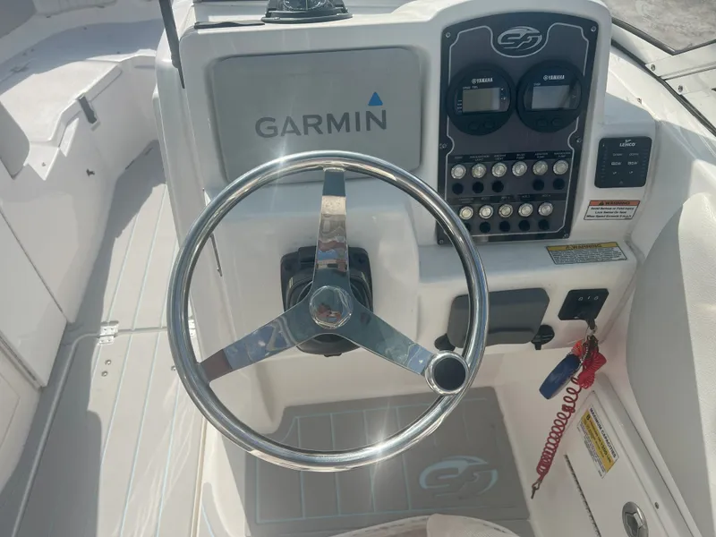 Slide: The Image of Sea Fox 226 Traveler 2021 - 12