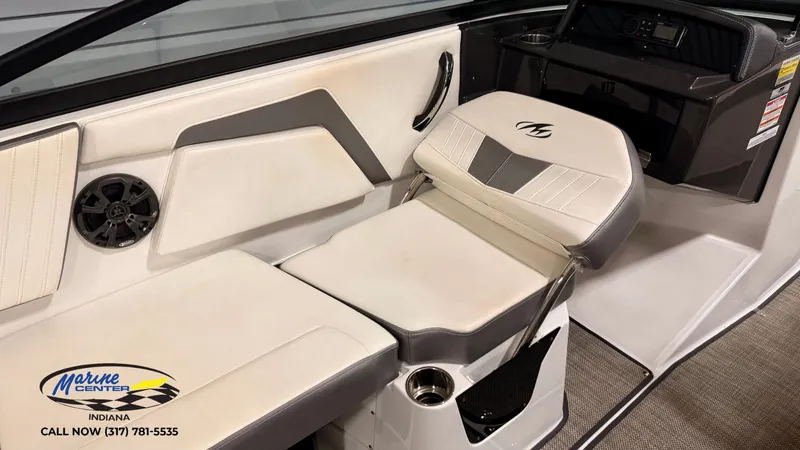 Slide: The Image of Monterey M-22 2018 - 6