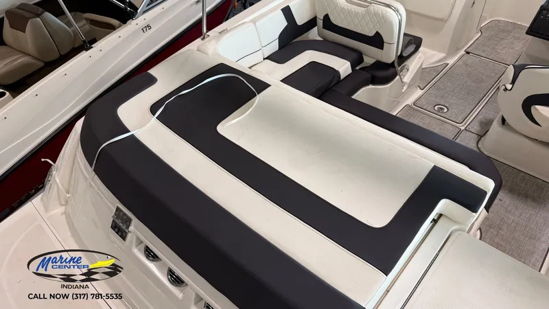 Slide: The Image of Bayliner VR5 2024 - 11