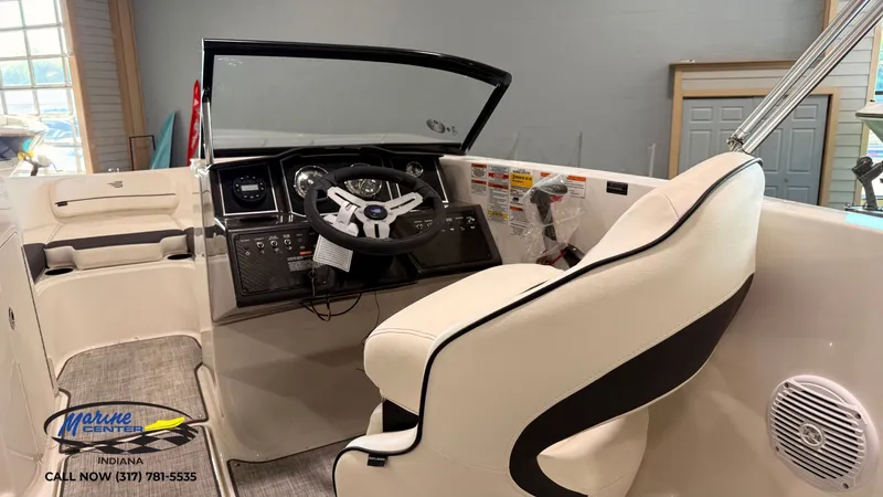 Slide: The Image of Bayliner VR5 2024 - 16