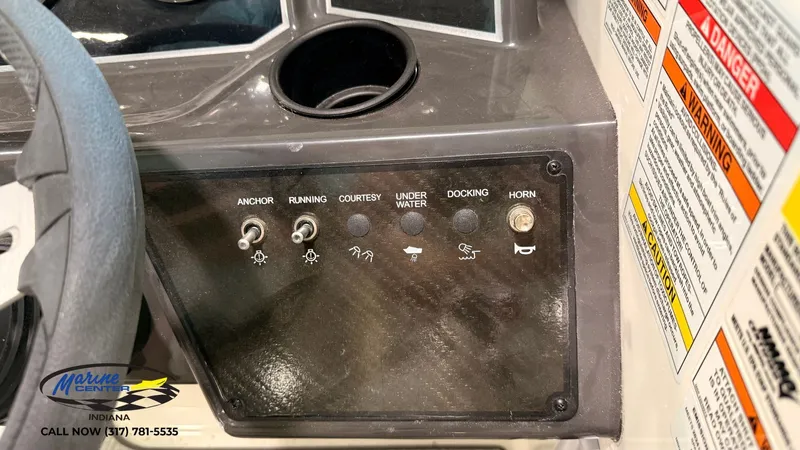 Slide: The Image of Bayliner VR5 2024 - 8