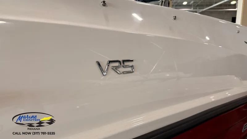 Slide: The Image of Bayliner VR5 2024 - 9