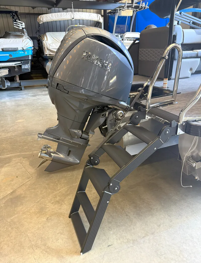 Slide: The Image of Veranda VR235RC XL 2026 - 3