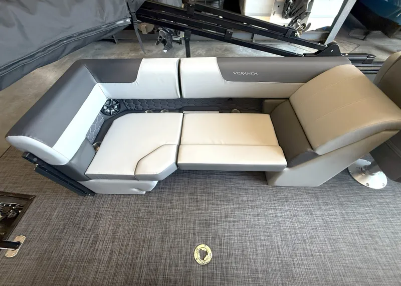 Slide: The Image of Veranda VR235RC XL 2026 - 4