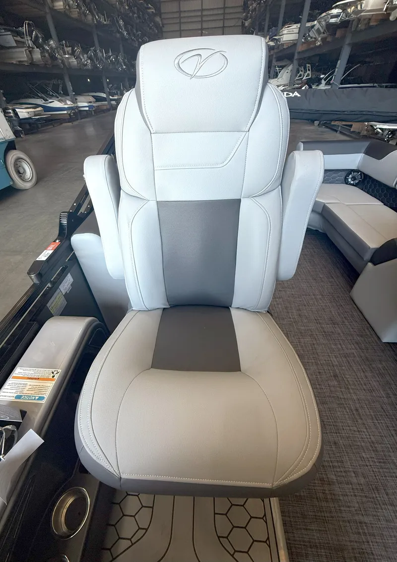 Slide: The Image of Veranda VR235RC XL 2026 - 5