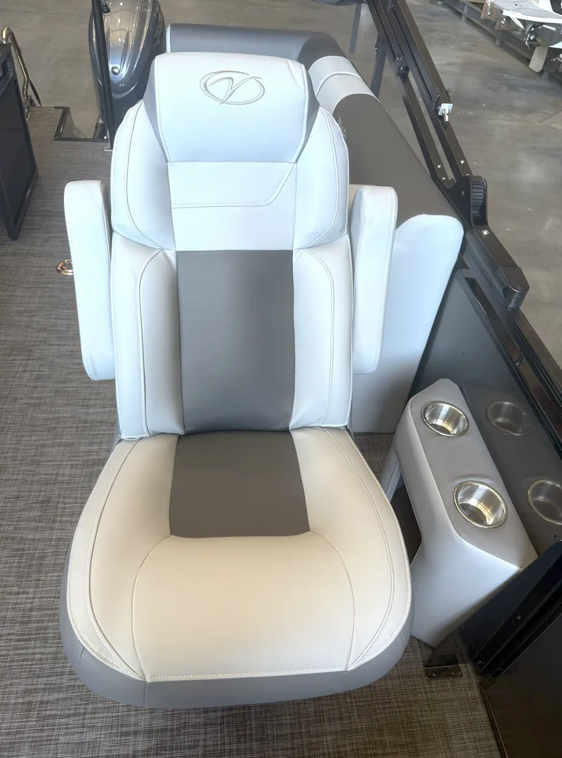 Slide: The Image of Veranda VR235RC XL 2026 - 7