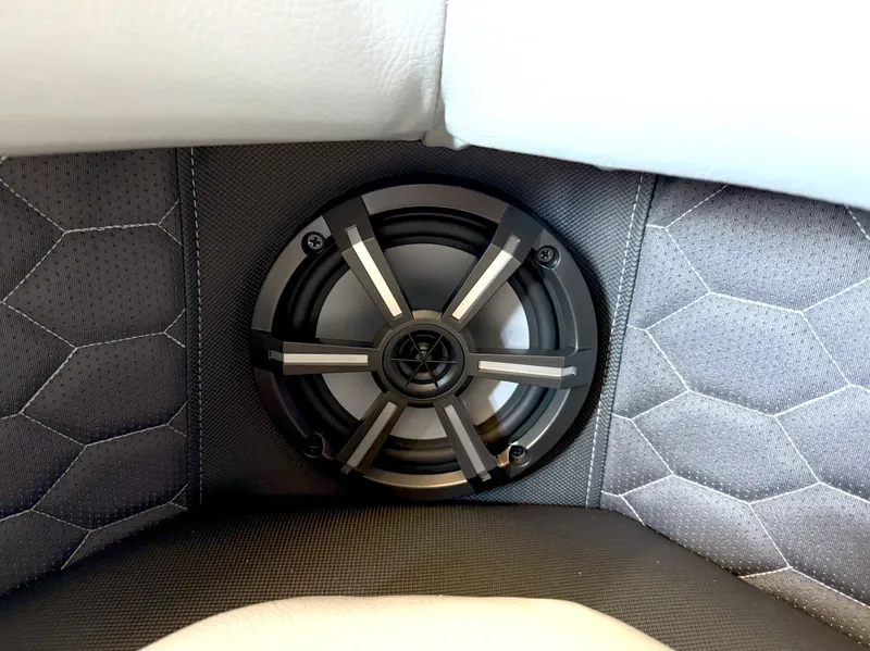 Slide: The Image of Veranda VR235RC XL 2026 - 8