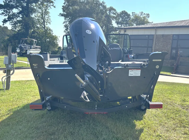 Slide: The Image of Lund 1675 Adventure Sport 2026 - 5