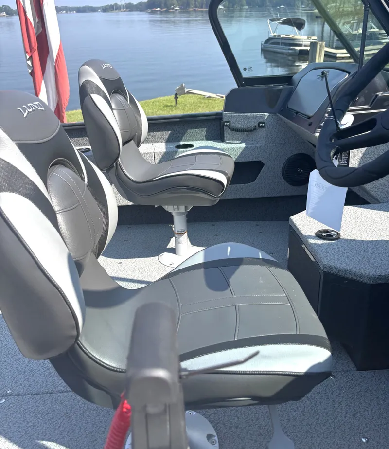 Slide: The Image of Lund 1675 Adventure Sport 2026 - 9