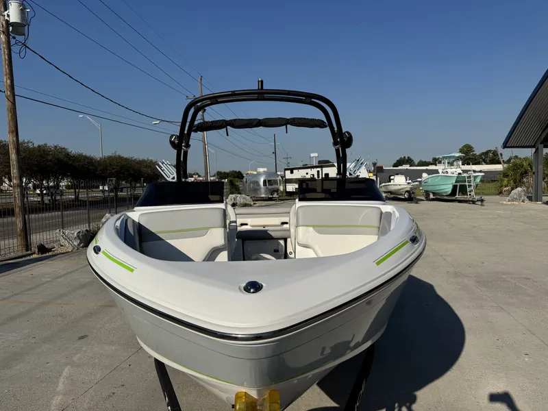 Slide: The Image of Tahoe 210 Si Limited 2023 - 12