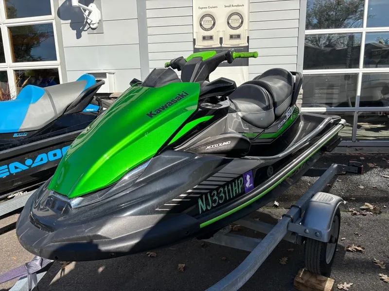 Slide: The Image of Kawasaki JET SKI STX160LX 2020 - 10