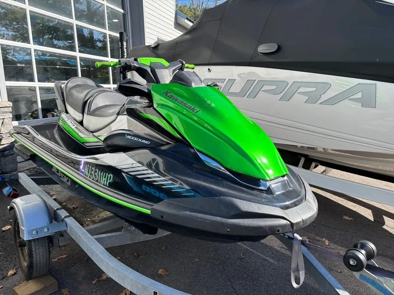 Slide: The Image of Kawasaki JET SKI STX160LX 2020 - 4