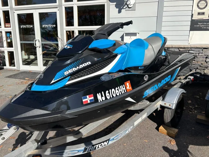 Slide: The Image of Sea-Doo RXT 260 2017 - 3