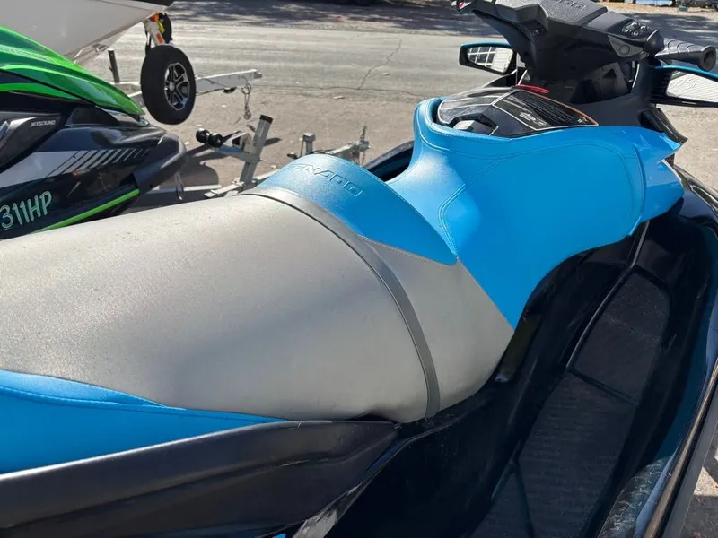 Slide: The Image of Sea-Doo RXT 260 2017 - 4