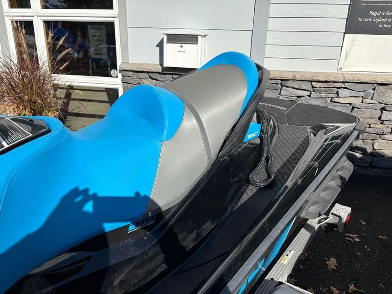 Slide: The Image of Sea-Doo RXT 260 2017 - 9