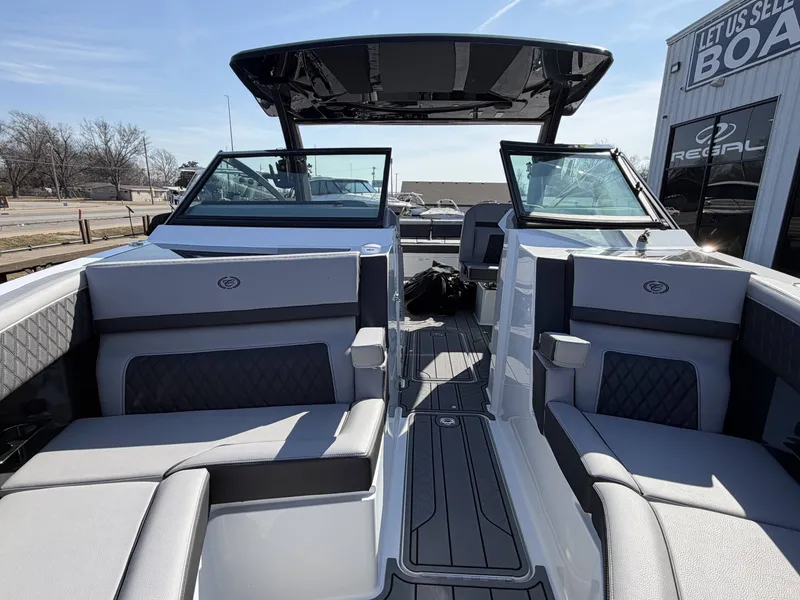 Slide: The Image of Cobalt R33 Surf 2026 - 25