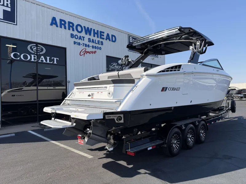 Slide: The Image of Cobalt R33 Surf 2026 - 8