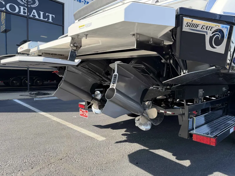 Slide: The Image of Cobalt R33 Surf 2026 - 9