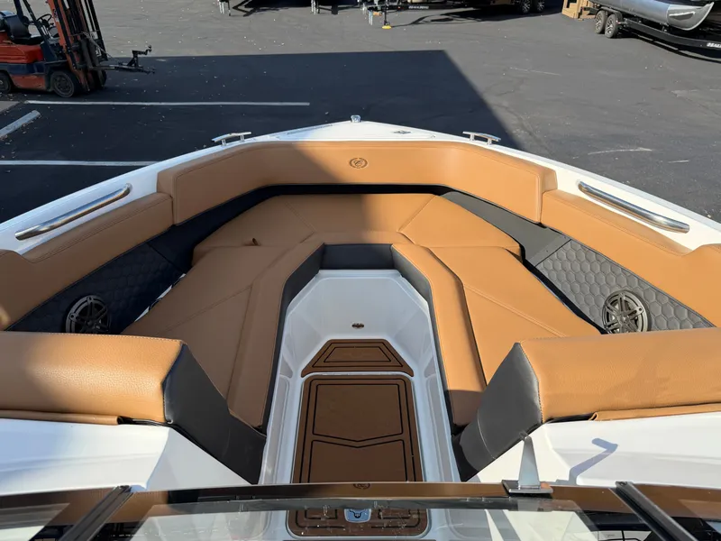 Slide: The Image of Cobalt R4 Surf 2026 - 18