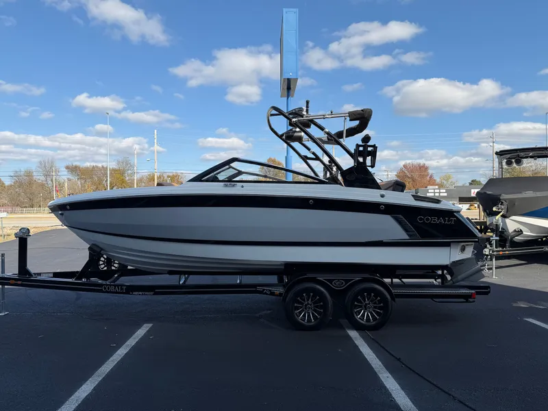 Slide: The Image of Cobalt R4 Surf 2026 - 5