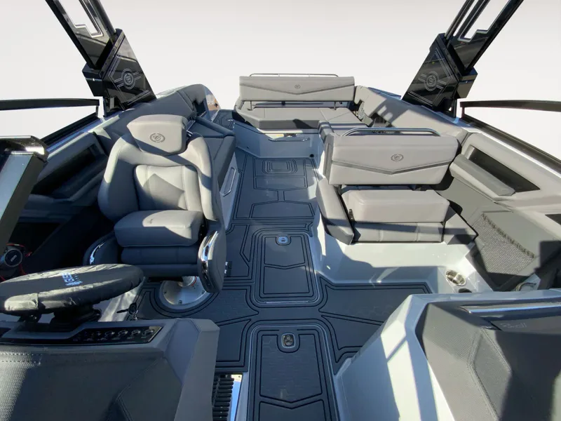 Slide: The Image of Cobalt R8 Surf 2026 - 13