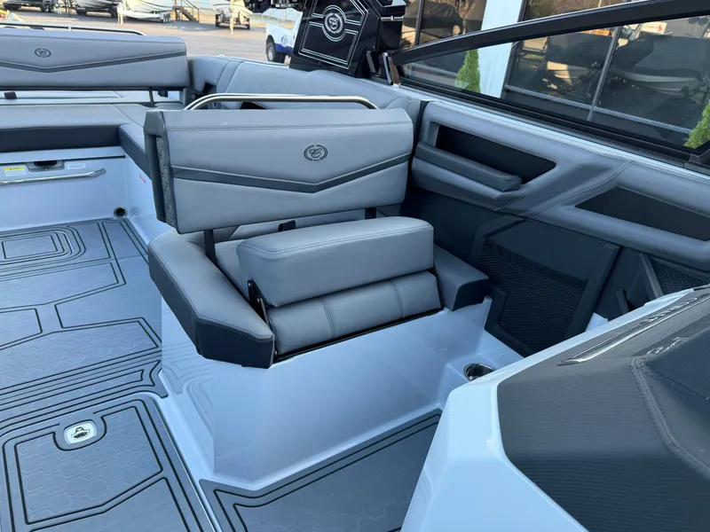 Slide: The Image of Cobalt R8 Surf 2026 - 25