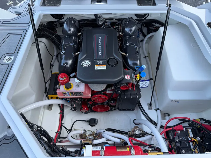 Slide: The Image of Cobalt R8 Surf 2026 - 27