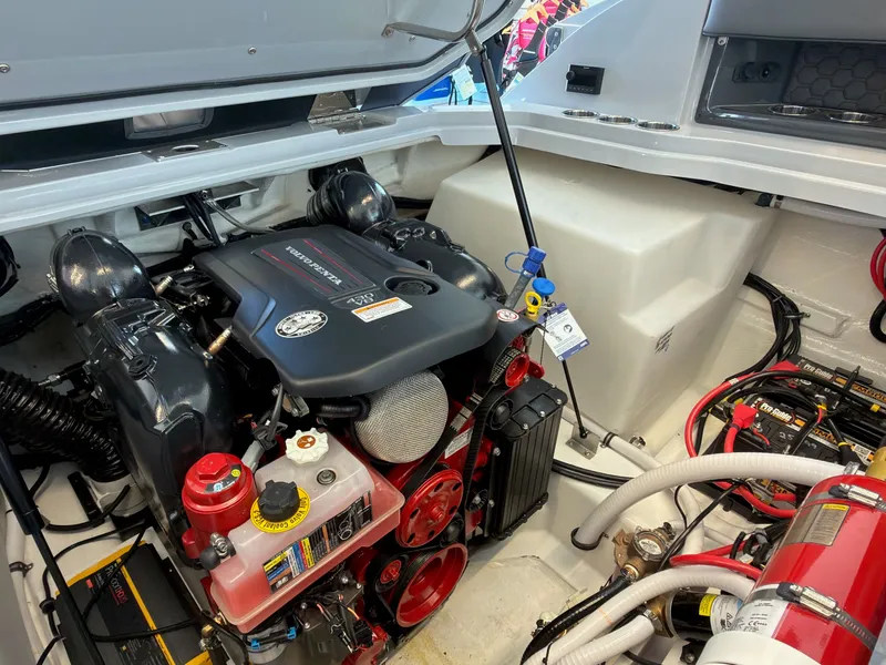 Slide: The Image of Cobalt R8 Surf 2026 - 30