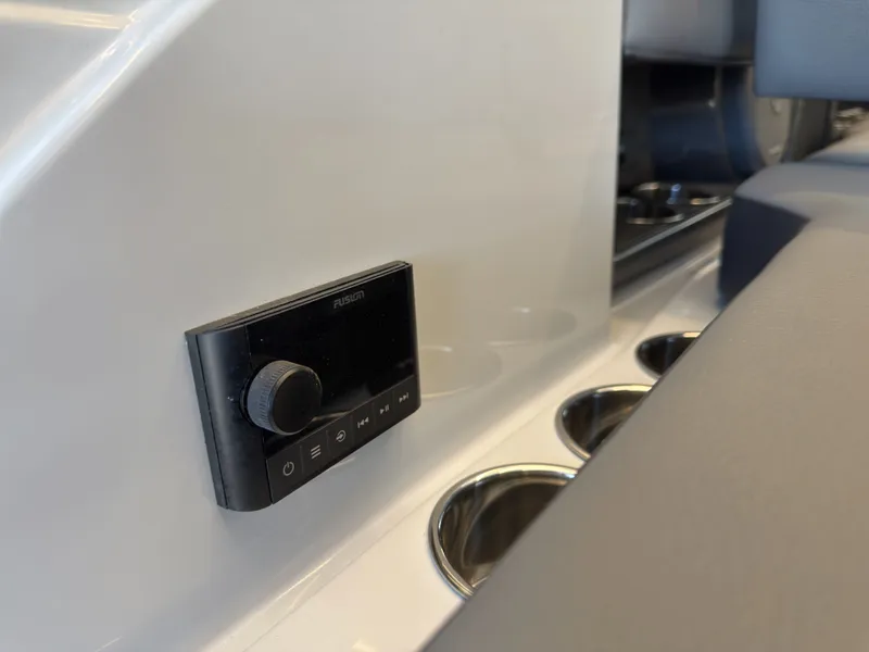 Slide: The Image of Cobalt R8 Surf 2026 - 33